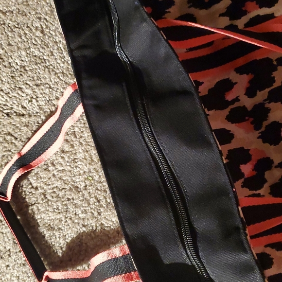 NWT! 11/18 Victoria's Secret Limited Sexy Leopard Wild Weekender Tote Bag, Large - Picture 6 of 10